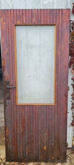 Prodám vchodové dveře pravé 80 borovice - 2