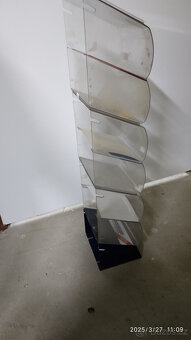 Plastový stojan - 2