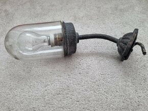 litinová lampa, industriální nástěnná lampička - 2