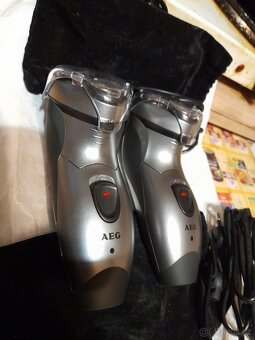 Prodám holící strojek AEG HR 5654 , 2ks - 2