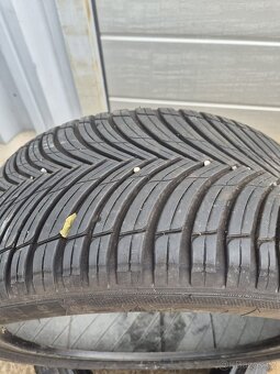 235/45/R18 - 2