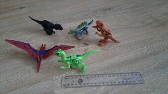 Napodobenina Lego figurek dinosaurů - 2