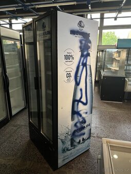 Chladící dvoudvéřová lednice Vibocold - 2