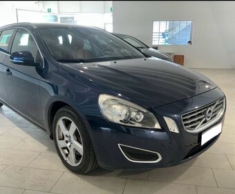 Volvo V60 AWD—D5 2.4 158kw—Summum—2013–automat—KŮŽE— - 2