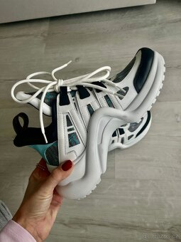 Louis Vuitton - 2
