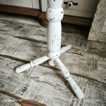 Dřevěný stojan na kytku nebo jinou dekoraci - 2