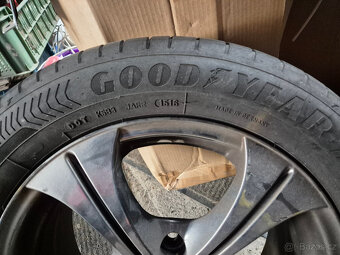 2ks GOODYEAR EFFICIENTGRIP PERFORMANCE 215/55 R16 - 2