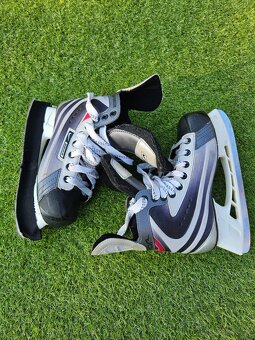 Hokejové brusle BAUER vel. 38,50 cm - 2