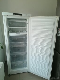 Prodáme mrazák whirloool - 2