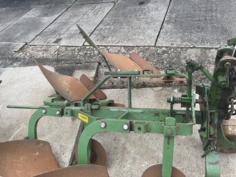 Pluh dvojradličný - obracák - mechanický Regent - 2