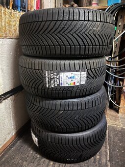 Celoroční Pneumatiky 225/40R18 - 2