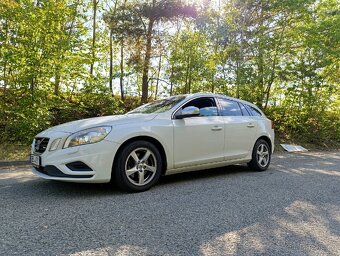 Volvo V60 R-Design, automat, pětiválec 2.0 D 120kw - 2