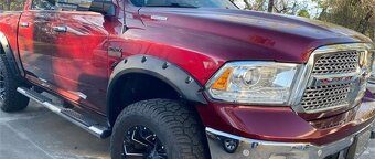 Rozšiřovací lemy Dodge RAM 4. gen 2010 + - 2