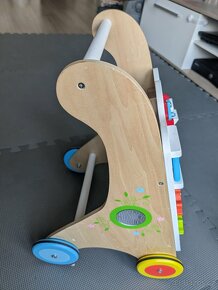 Dřevěné dětské chodítko - 2