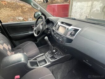 Toyota Hilux - 2