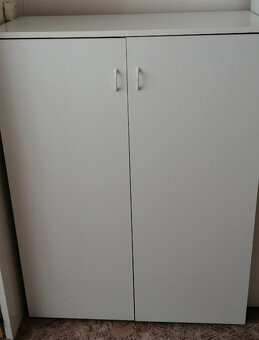 Komoda se 4 policemi IKEA - 2