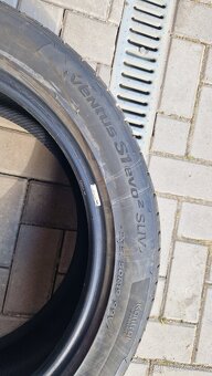 Prodám 4 ks pneu 235/55 R19 99 V letní - 2