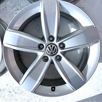 ORIGINÁLNÍ ALU VW PASSAT TIGUAN GOLF SCIROCCO TOURAN 17" - 2