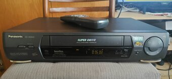 Videorekordér Panasonic 6hlav hifi + 28ks VHS kazet - 2