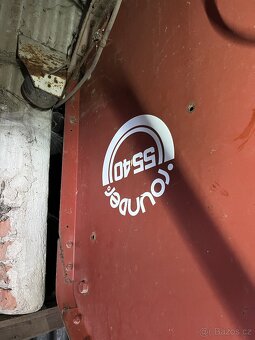 Koupím lis Hesston na kulaté balíky - 2