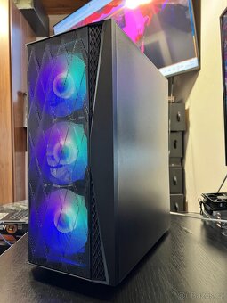 Herní Ryzen5 4500,16GB DDR4, 1,3TB SSD, RX 470 4GB Win 11 - 2