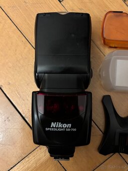 Nikon SPEEDLIGHT SB-700 - 2