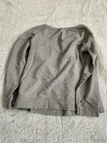 Málo nošená šedá mikina Princess - 2