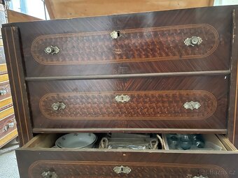 Starožitná komoda - 2