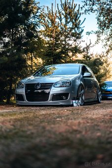 Volkswagen Golf 5 - 2