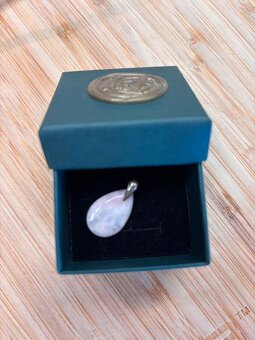 Velmi vzácný Tugtupit původem z Grónska - rarita - 2