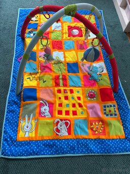 Hrací deka s hrazdičkou Taf Toys - 2