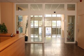 Budova s nájemníky v Bratislavě na prodej - 2