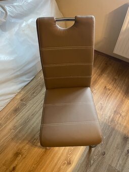 Jídelní stůl + židle - 2