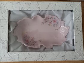 Miska z růžového porcelánu. - 2