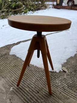 Klavírní stolička - 2