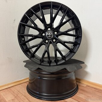 NOVÁ TOYOTA RAV4/HIGHLANDER 5x114,3 R19 ET39+TPMS - 2