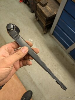 Ramínko zadního stěrače VW 1J6955707A - 2