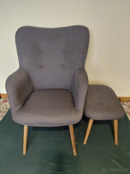 Křeslo s ponožkou - 2