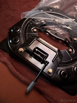 Otočná konzole pro přední sedačku - 2