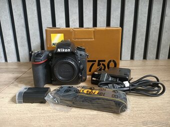 Nikon D750 tělo - 2