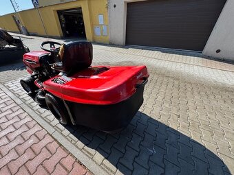 Prodám sekačku Jonsered LT2216CMA2 - 2