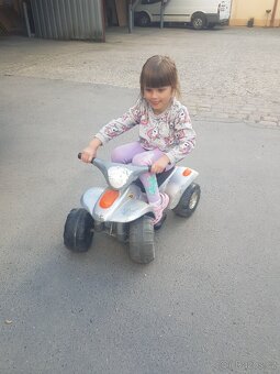 Dětské elektrické autíčko - 2