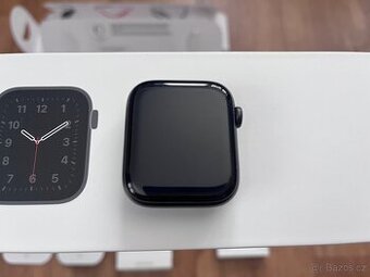 Apple Watch SE (2022) 44mm, Space Gray - 2