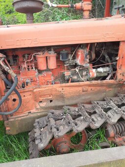 Buldozer, pásový traktor DT 75 - 2