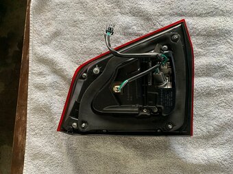 zadní pravé světlo Toyota Land Cruiser 2008-2011 - 2