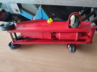Hydraulický pojízdný hever 2t - 2