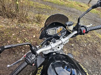 Triumph Street Triple R
- 2