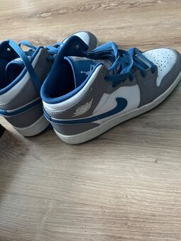 Boty nike AIR JORDAN 1 mid - 2