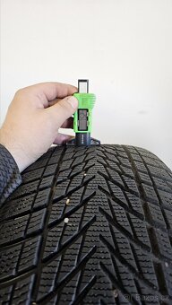Zimní pneumatiky 235/45/18, Goodyear, DOT4523 - 2