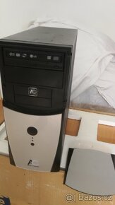 Odhlučněná skříň se zdrojem Arctic Cooling Silentium T1
- 2